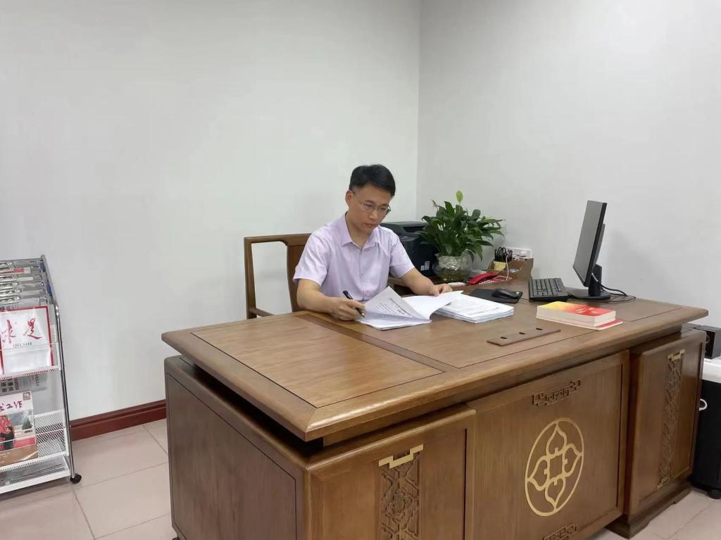 马博在线手机版（大中国区）校友许云获评第六届  广东省“人民满意的公务员”称号